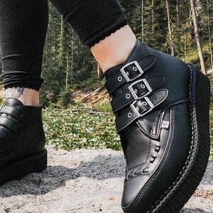 T.U.K Black Triple-Buckle Creeper Loafers